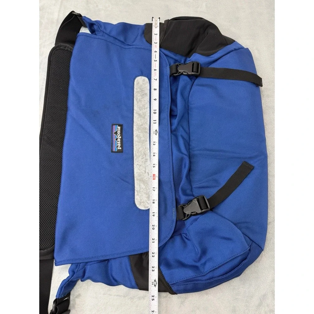 Patagonia Messenger Crossbody Shoulder Bag Large Blue Padded Laptop Utility Work